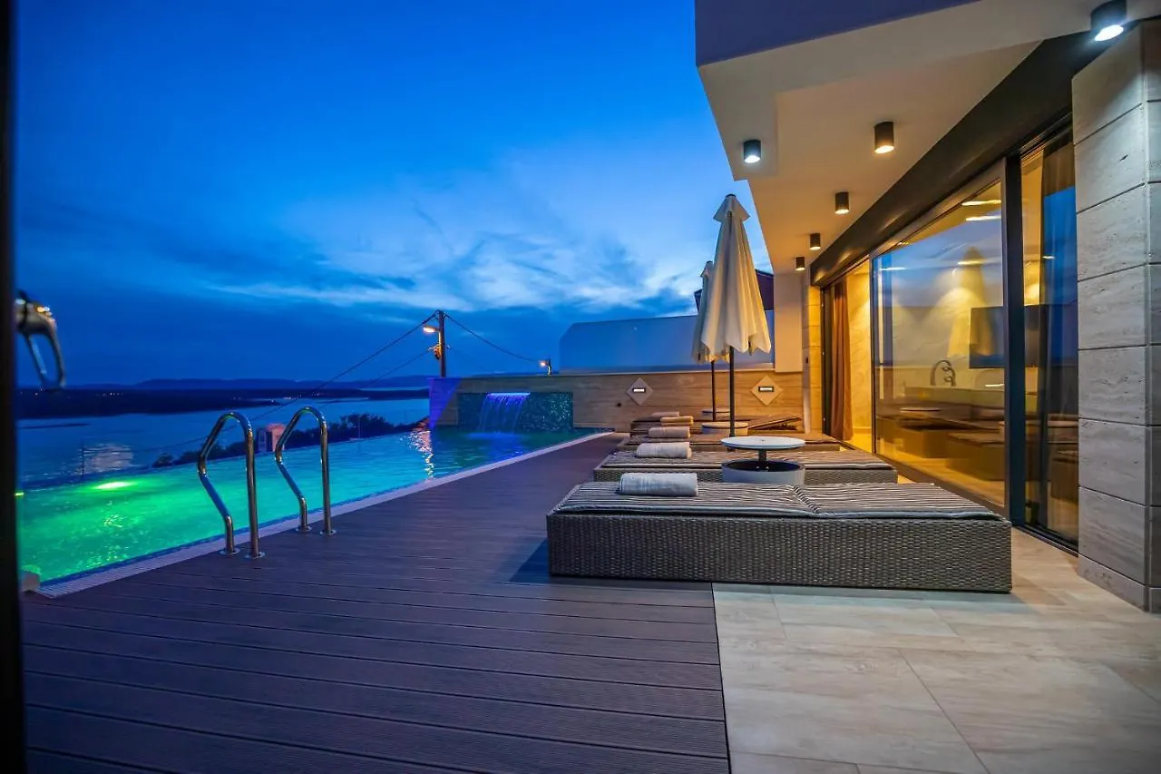 Villa Marassi With Heated Pool, Hot Tub And Sauna Crikvenica