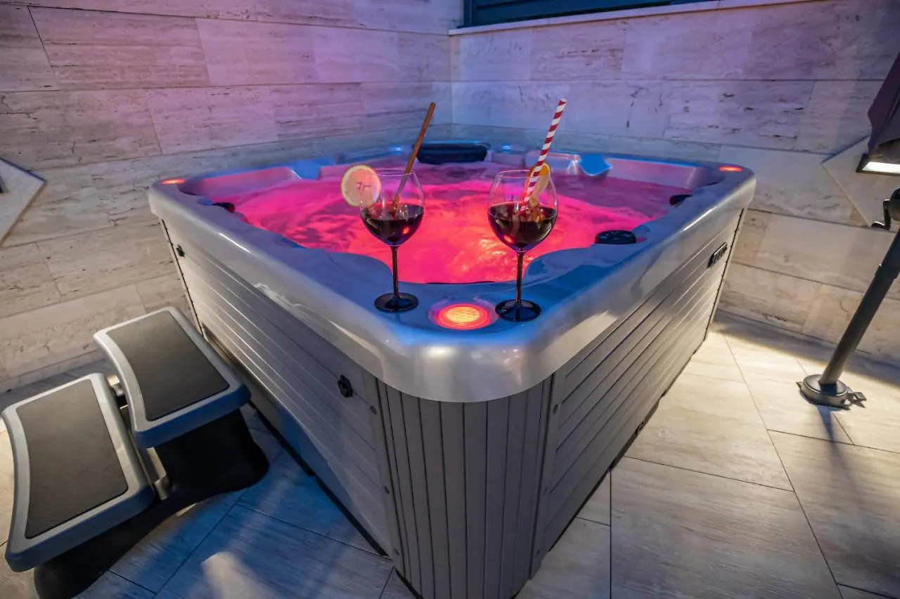 Villa Marassi With Heated Pool, Hot Tub And Sauna Crikvenica