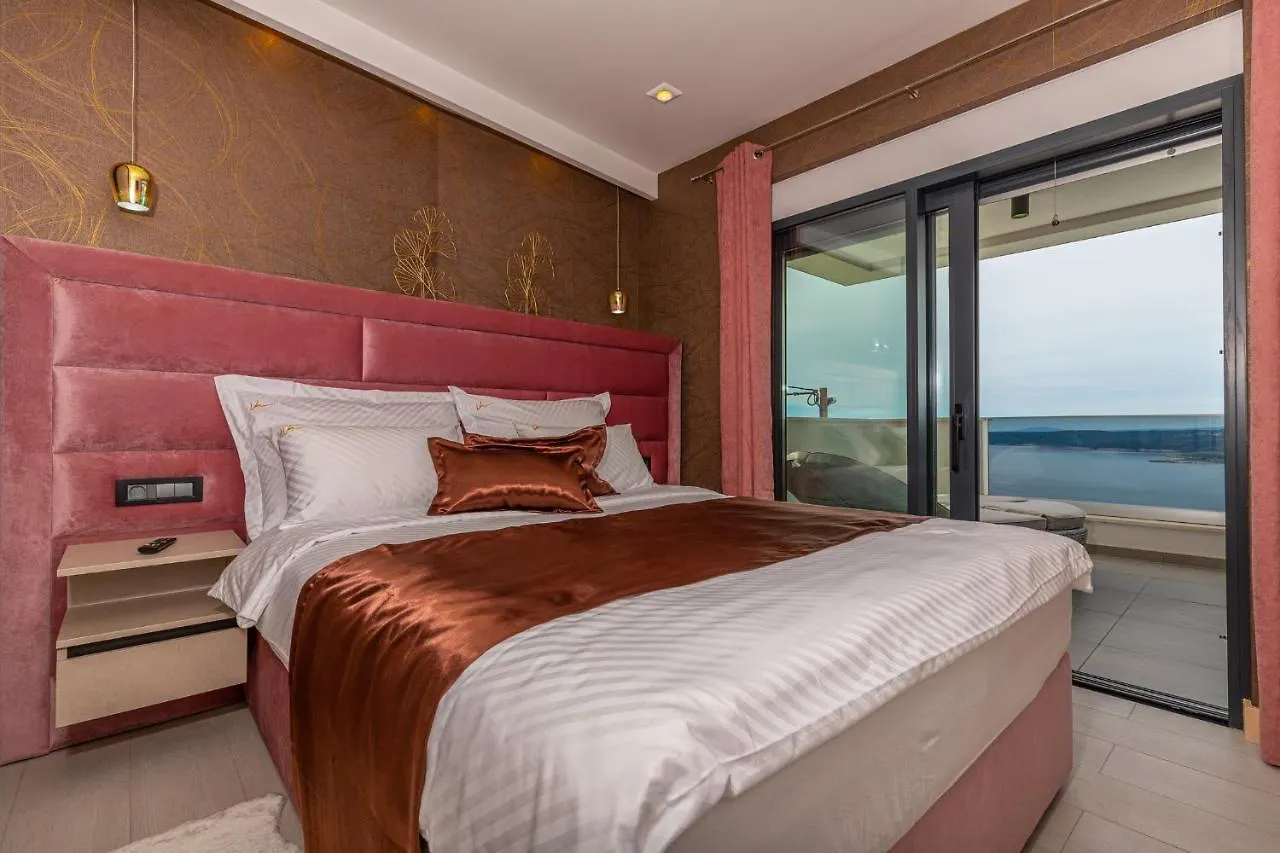 Villa Marassi With Heated Pool, Hot Tub And Sauna Crikvenica