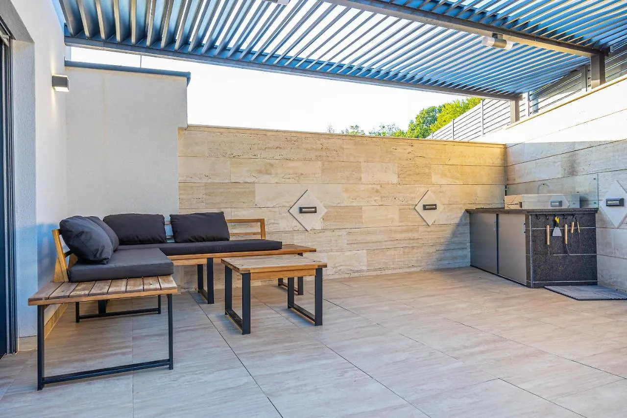 Villa Marassi With Heated Pool, Hot Tub And Sauna Crikvenica Croatia